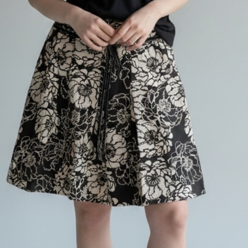 Lapis Elegant Black and Butter Cream Floral A-Line Skirt 6860
